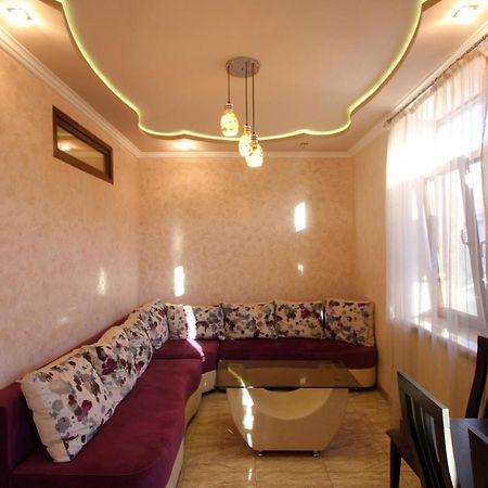 Amiryan Street 1 Bedroom Deluxe Apartment With Balcony Am104 Yerevan Ngoại thất bức ảnh
