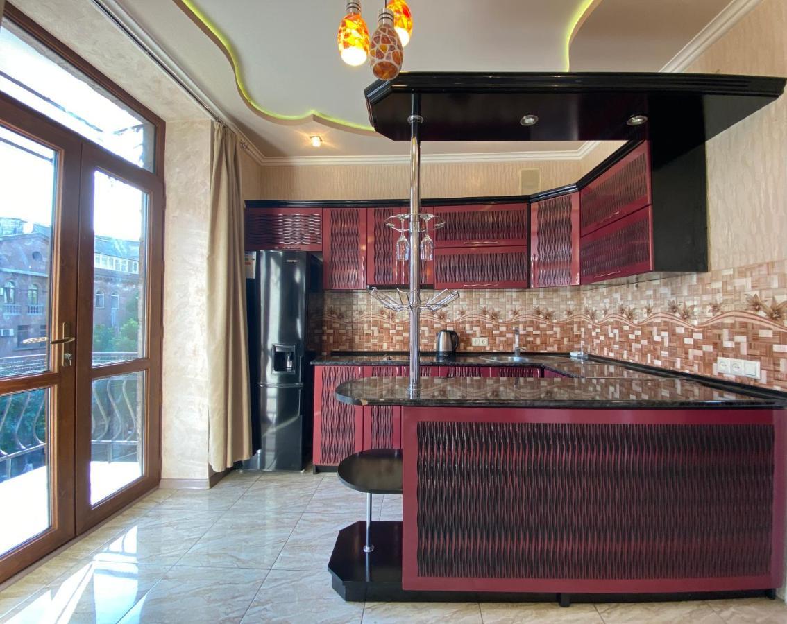 Amiryan Street 1 Bedroom Deluxe Apartment With Balcony Am104 Yerevan Ngoại thất bức ảnh