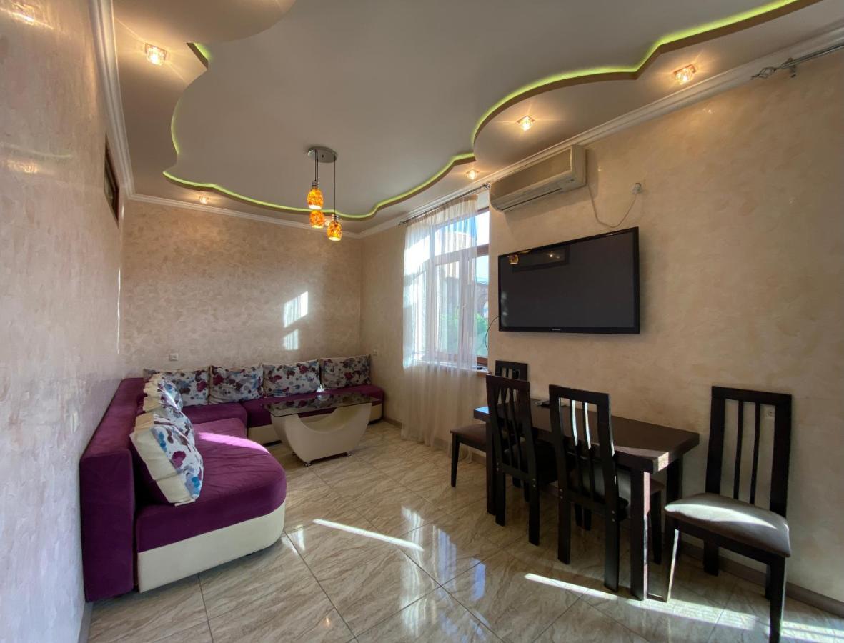 Amiryan Street 1 Bedroom Deluxe Apartment With Balcony Am104 Yerevan Ngoại thất bức ảnh