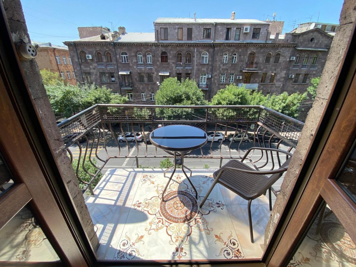 Amiryan Street 1 Bedroom Deluxe Apartment With Balcony Am104 Yerevan Ngoại thất bức ảnh