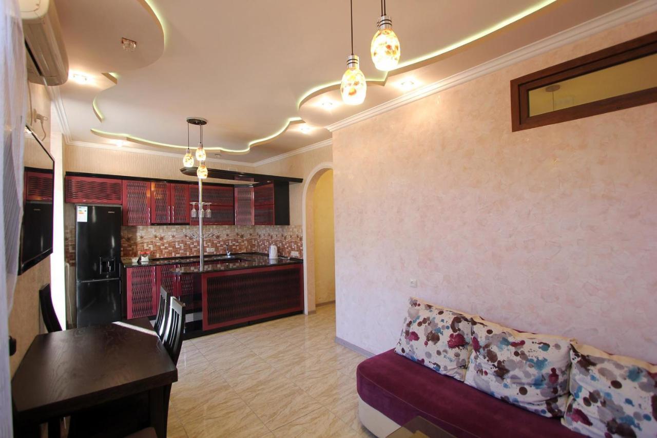 Amiryan Street 1 Bedroom Deluxe Apartment With Balcony Am104 Yerevan Ngoại thất bức ảnh
