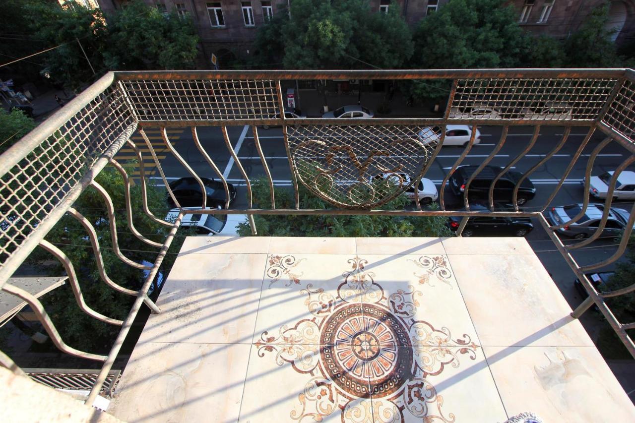 Amiryan Street 1 Bedroom Deluxe Apartment With Balcony Am104 Yerevan Ngoại thất bức ảnh