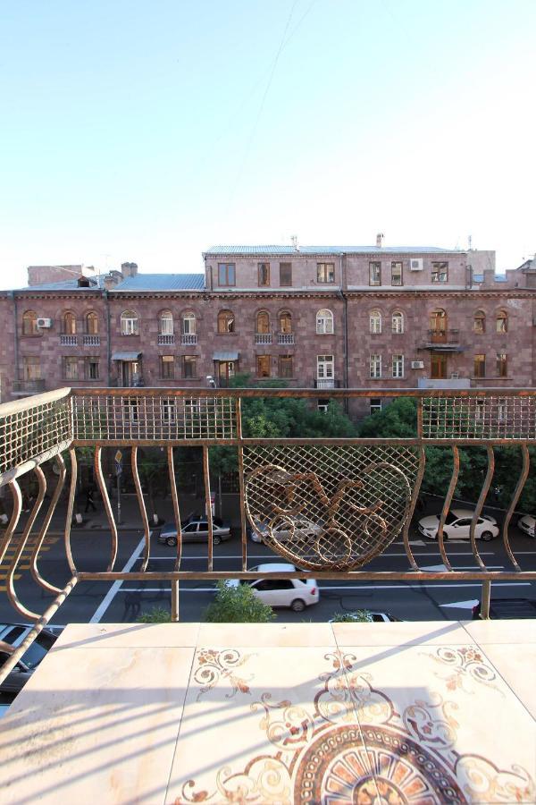 Amiryan Street 1 Bedroom Deluxe Apartment With Balcony Am104 Yerevan Ngoại thất bức ảnh